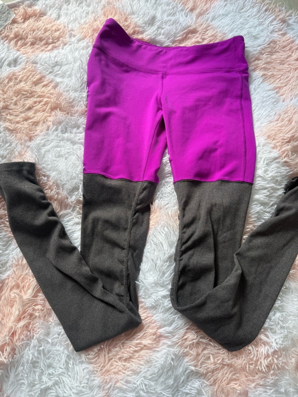 ALO Yoga Two-Tone Magenta and Dark Gray Leggings